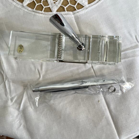 Acrylic Memo Clip in BOX with ball point pen and letter opener - Picture 6 of 7